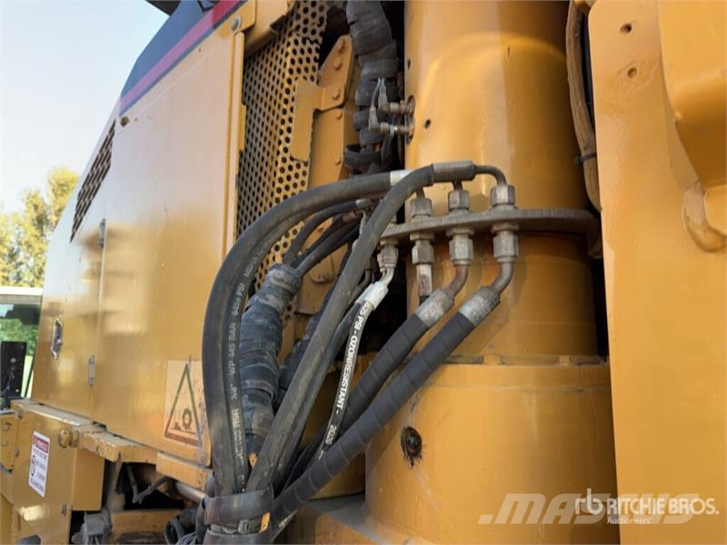 CAT PM-102 Cold Planer Asphaltfräsen