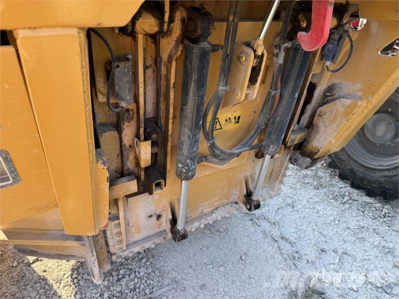 CAT PM-102 Cold Planer Asphaltfräsen