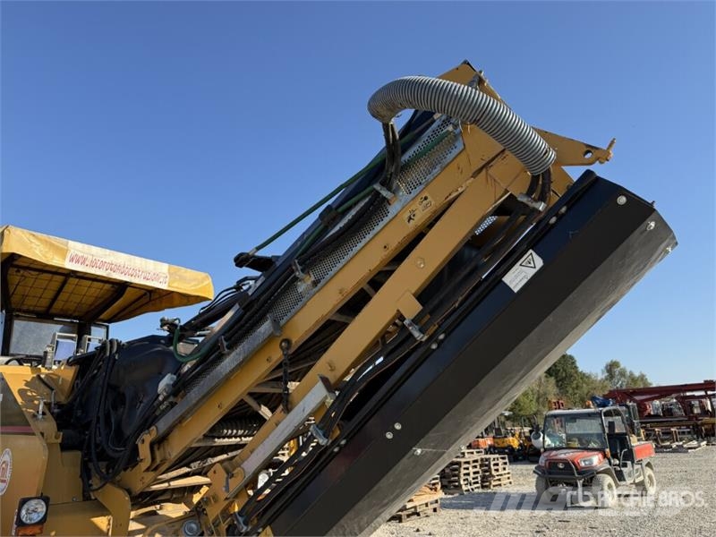 CAT PM-102 Cold Planer Asphaltfräsen