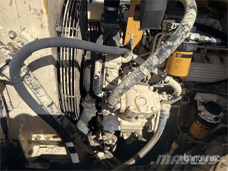 CAT PS-300B Пневматични гумени ролки