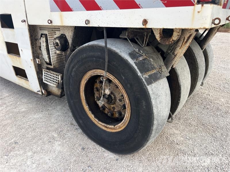 CAT PS-300B Walce ogumione