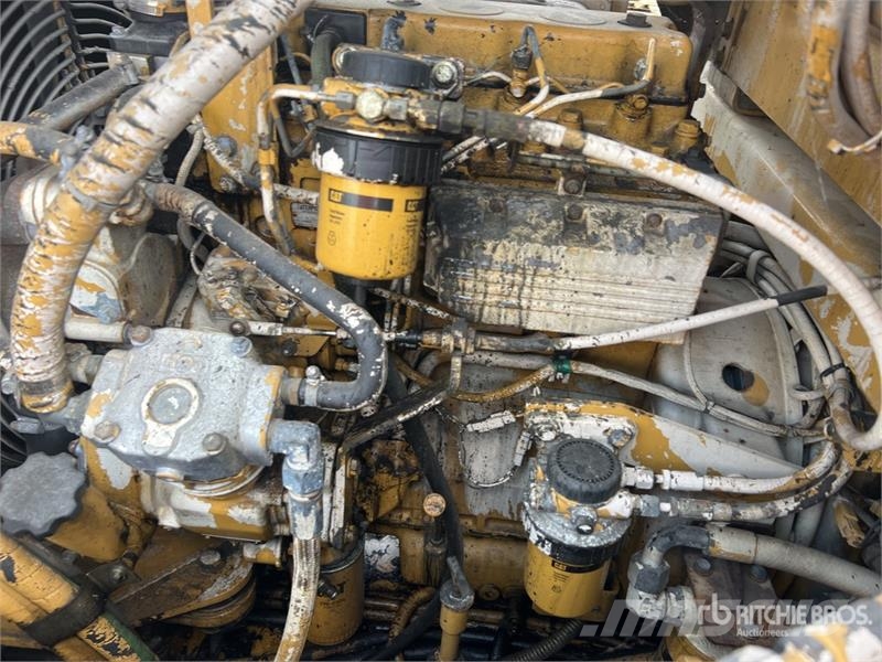 CAT PS-300B Walce ogumione