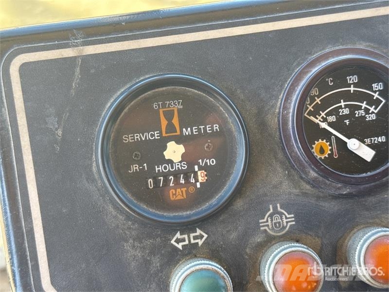 CAT PS-300B Пневматични гумени ролки