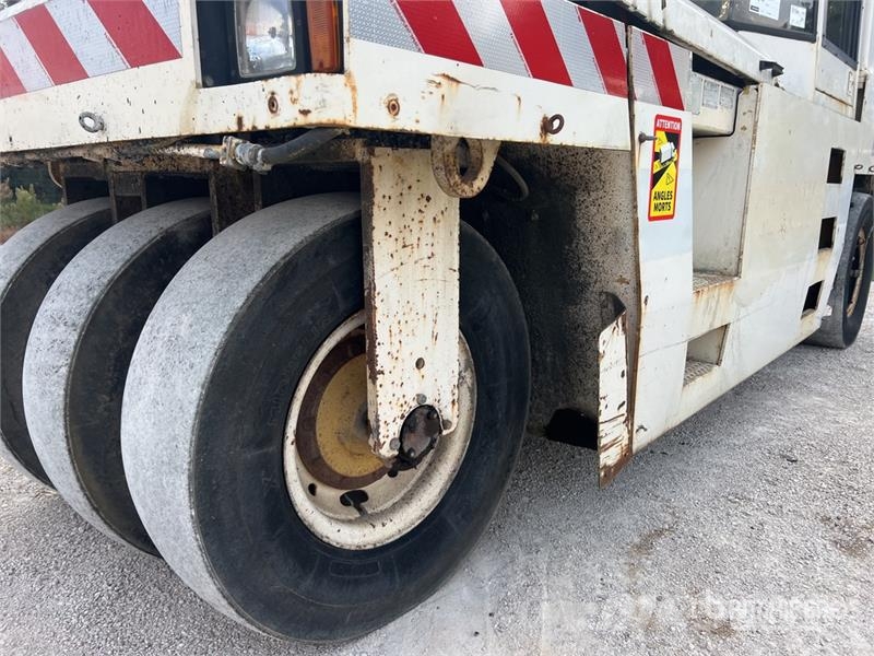 CAT PS-300B Walce ogumione