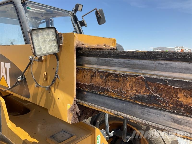 CAT TH330B Teleskoplader