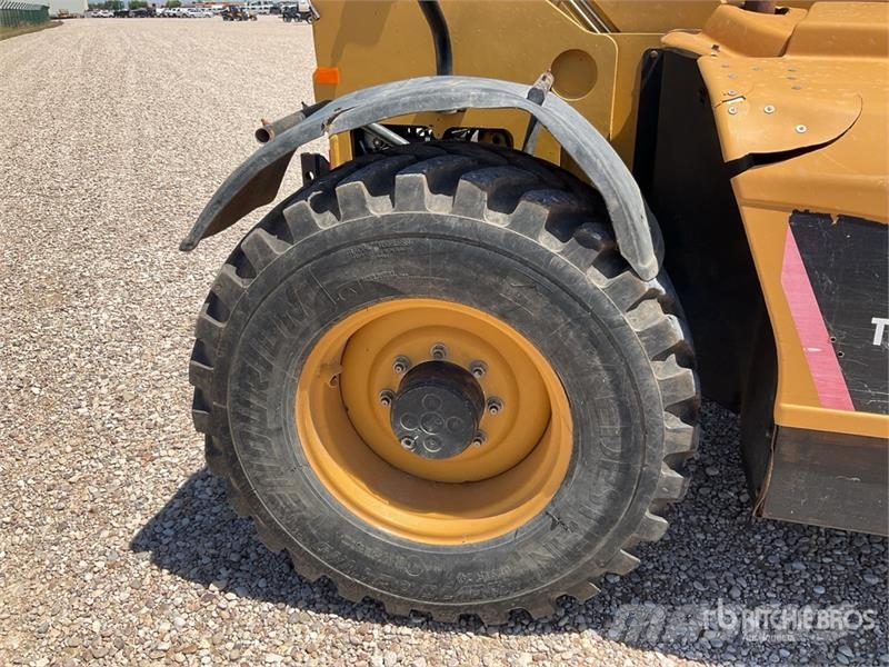 CAT TH330B Teleskoplader