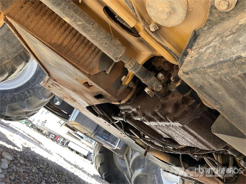 CAT TH330B Teleskoplader