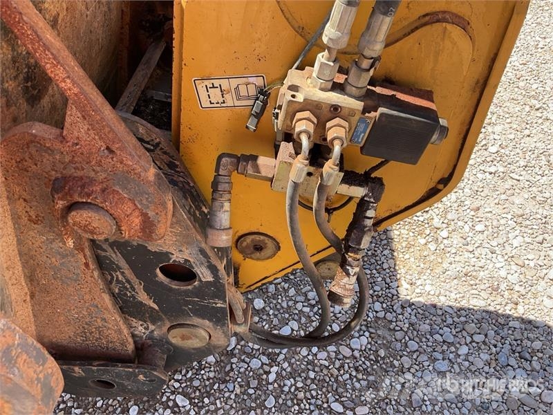 CAT TH330B Teleskoplader