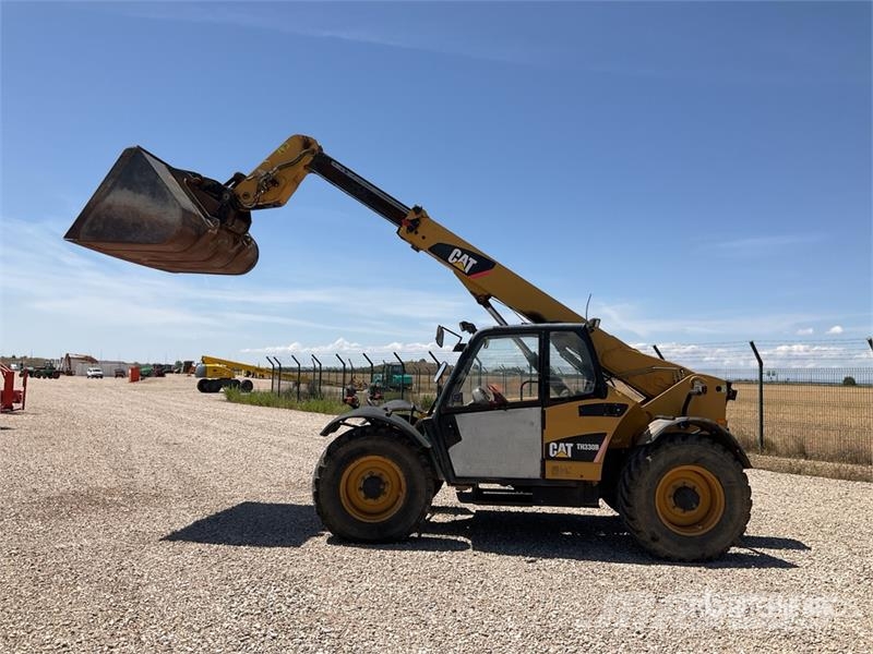 CAT TH330B Teleskoplader