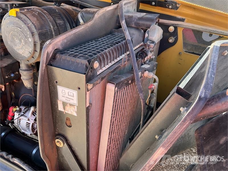 CAT TH330B Teleskoplader