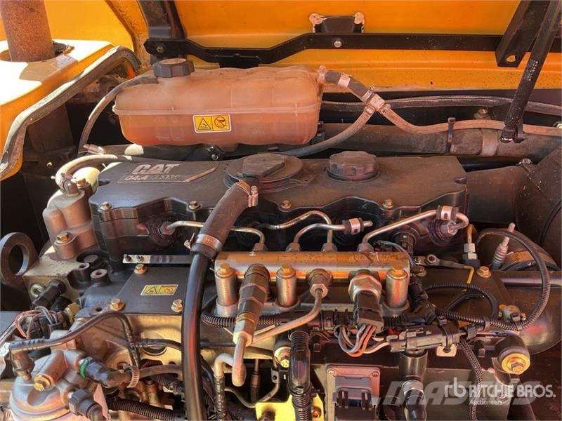 CAT TH330B Teleskoplader