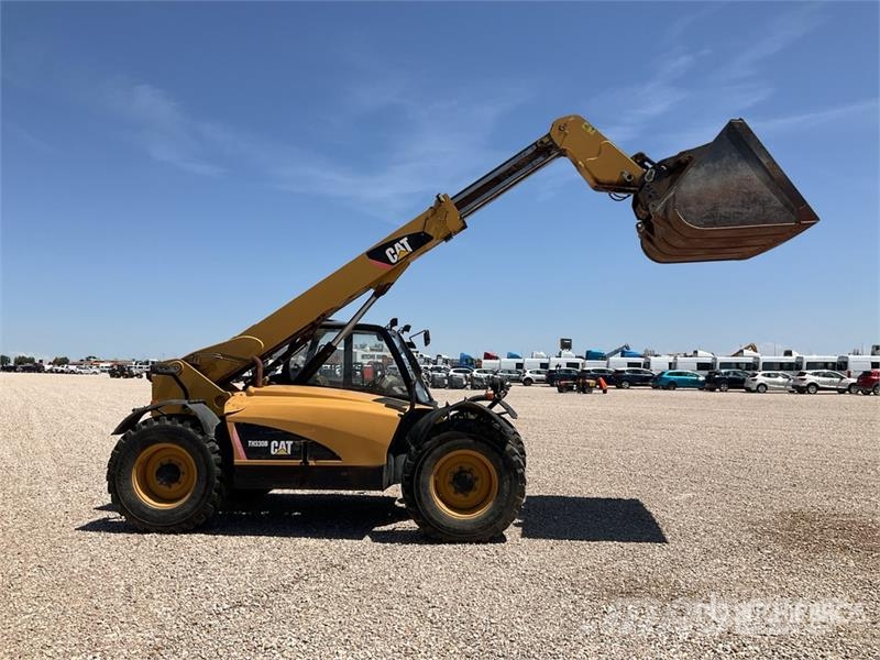 CAT TH330B Teleskoplader