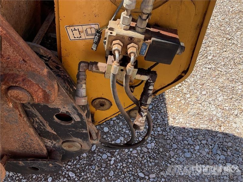 CAT TH330B Teleskoplader