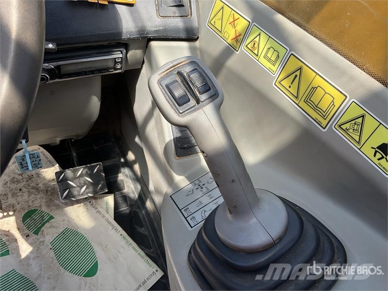 CAT TH330B Teleskoplader