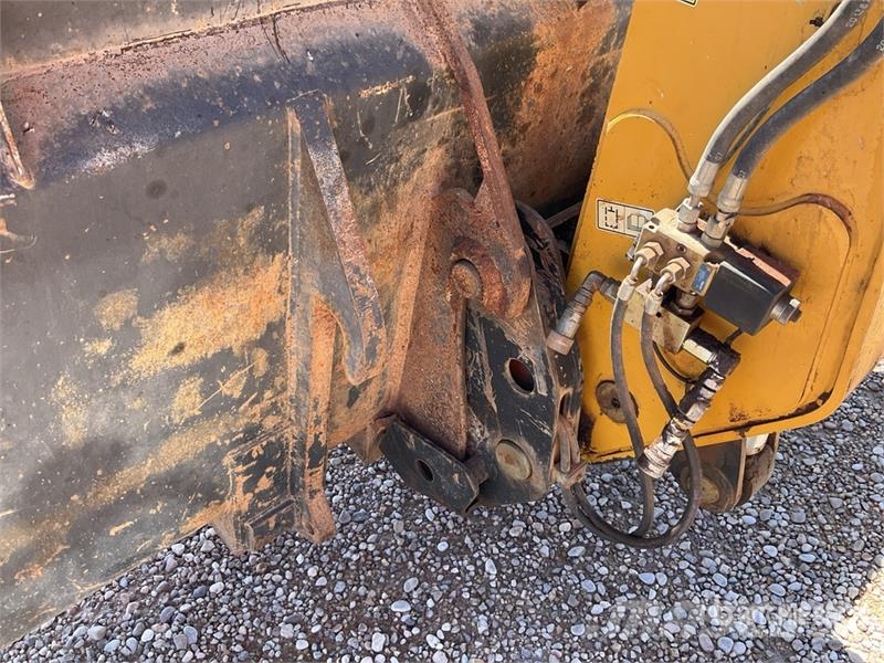 CAT TH330B Teleskoplader