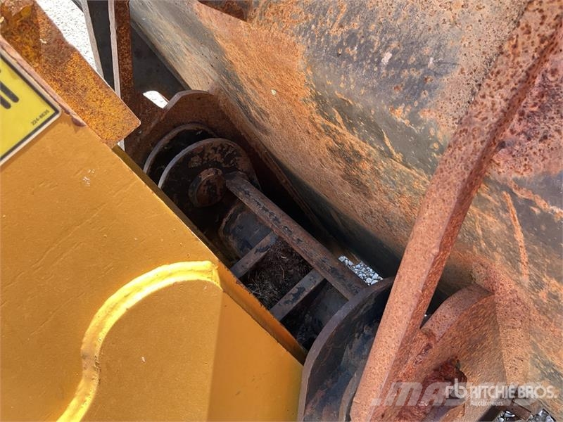 CAT TH330B Teleskoplader