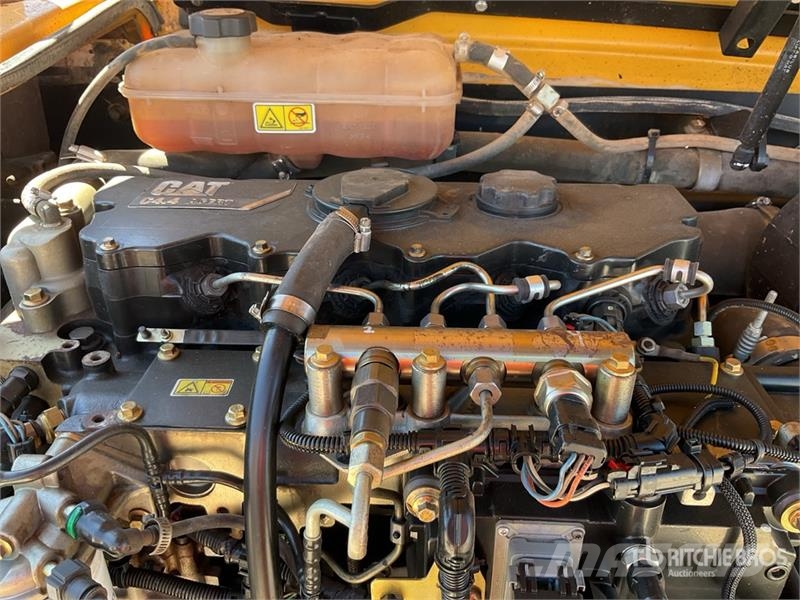 CAT TH330B Teleskoplader