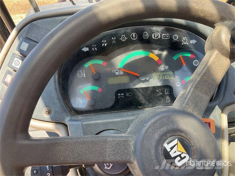 CAT TH330B Teleskoplader