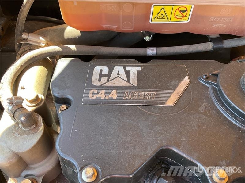 CAT TH330B Teleskoplader