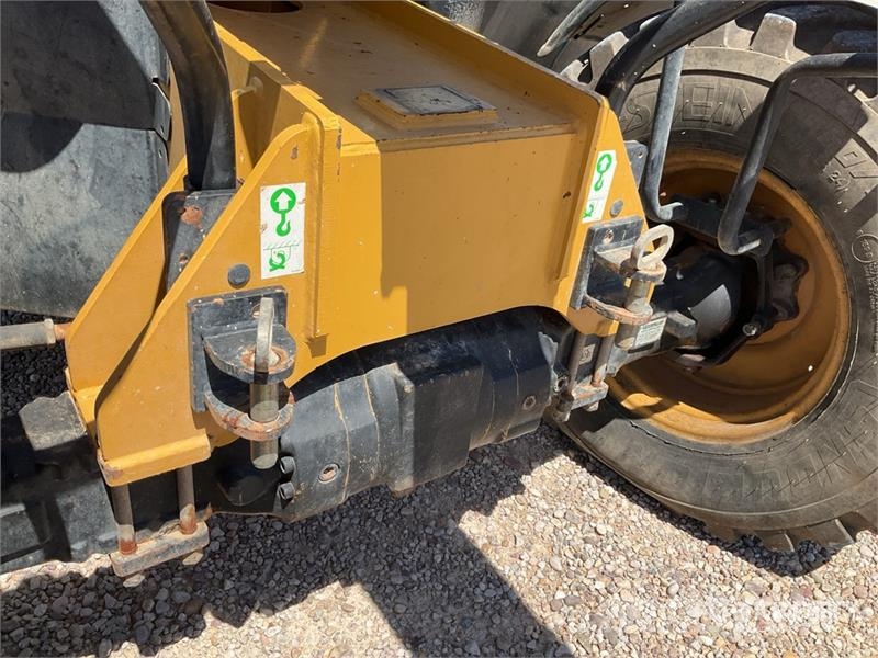 CAT TH330B Teleskoplader