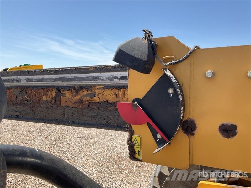 CAT TH330B Teleskoplader