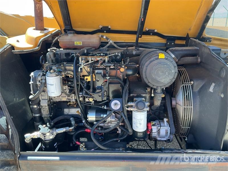 CAT TH330B Teleskoplader