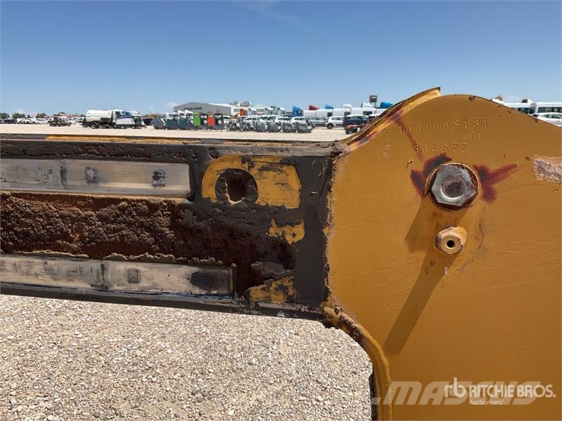 CAT TH330B Teleskoplader