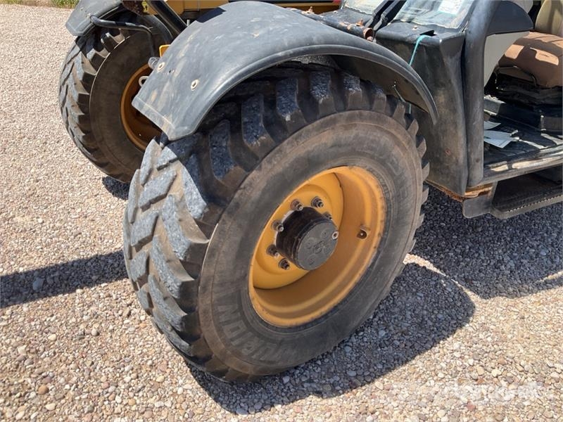 CAT TH330B Teleskoplader