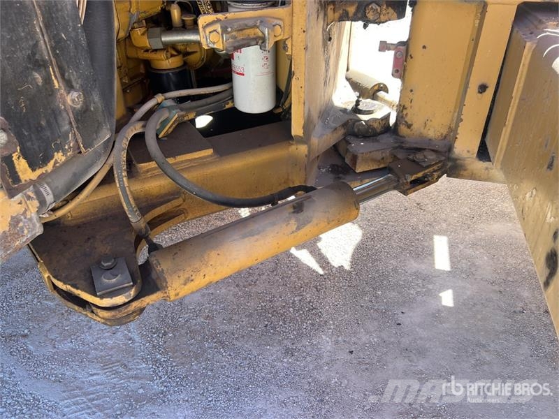  CB 534 Compacteur Tandem Vibrant Double Drum Rolle مداحل ثنائية الاسطوانة