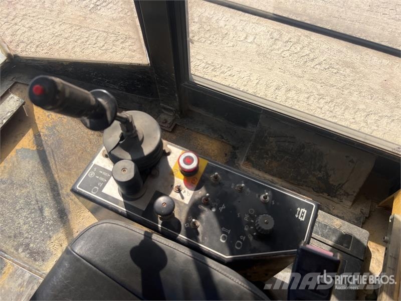  CB534C CB 534 Compacteur Tandem Vibrant Double Dru Valjci sa duplim bubnjem