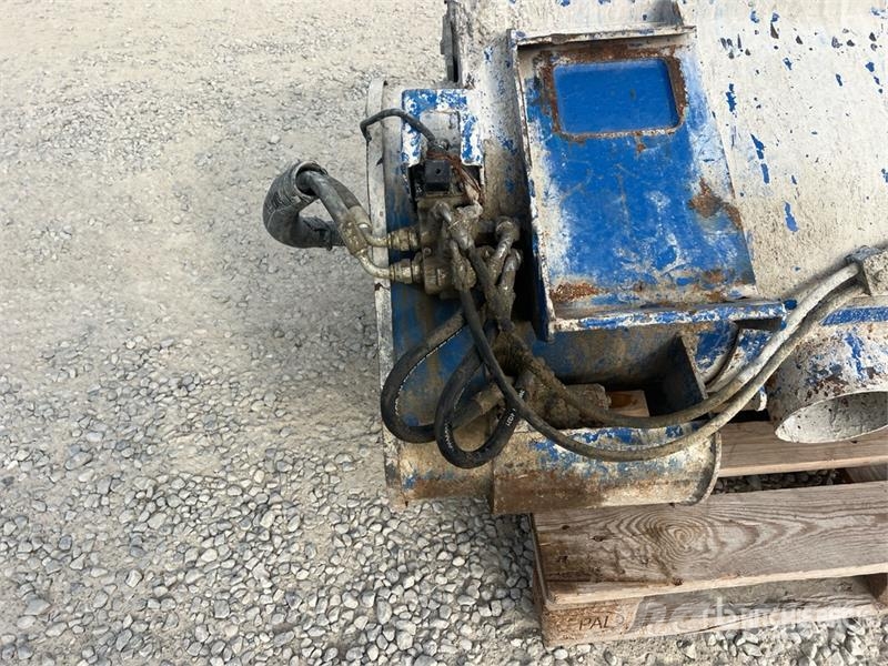  CGA Ricambi Mix 25 Mixing Wheel Loader Bucket دلاء