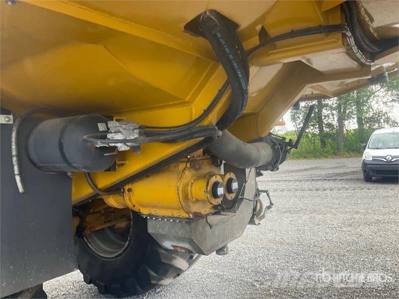 Challenger TerraGator 3244 Self-Propelled Liquid Manure Sprea Mėšlo barstytuvai