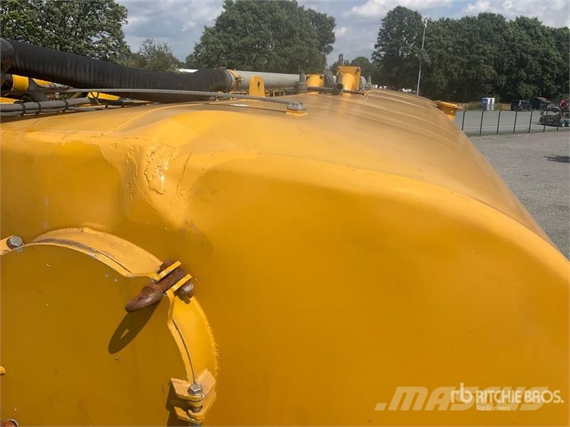 Challenger TerraGator 3244 Self-Propelled Liquid Manure Sprea Mėšlo barstytuvai
