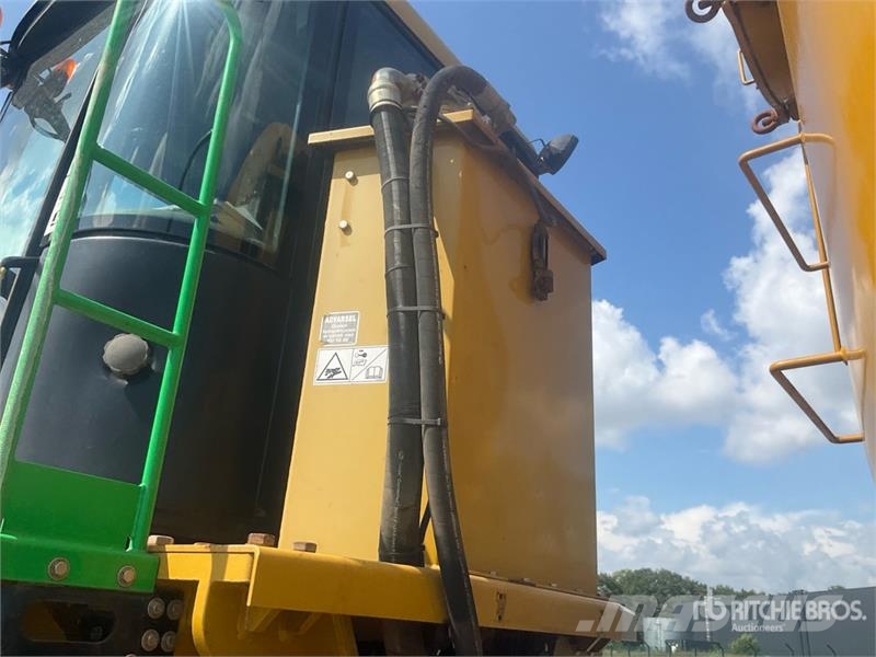 Challenger TerraGator 3244 Self-Propelled Liquid Manure Sprea Mėšlo barstytuvai
