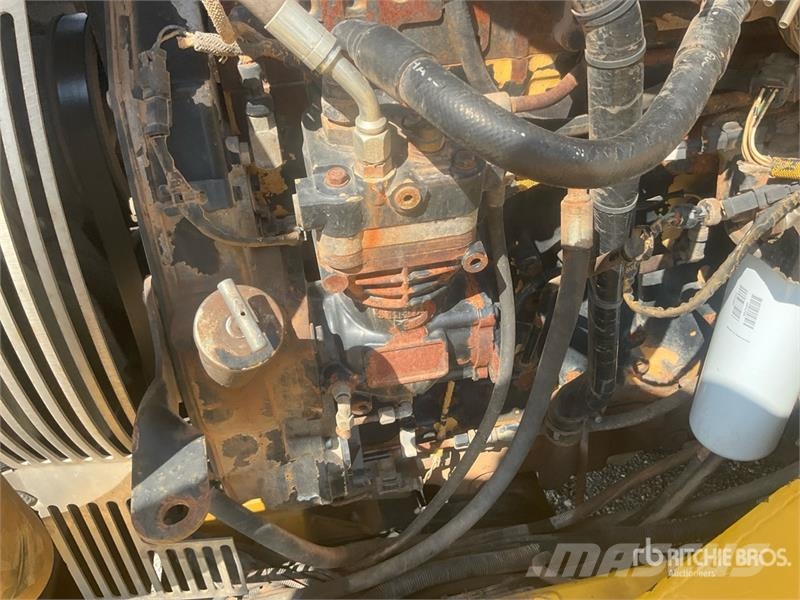 Challenger TerraGator 3244 Self-Propelled Liquid Manure Sprea Mėšlo barstytuvai