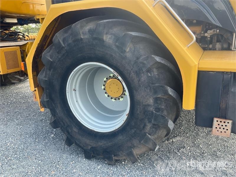 Challenger TerraGator 3244 Self-Propelled Liquid Manure Sprea Mėšlo barstytuvai