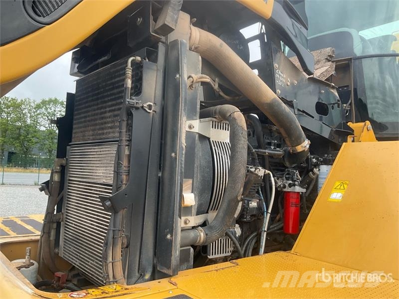 Challenger TerraGator 3244 Self-Propelled Liquid Manure Sprea Mėšlo barstytuvai