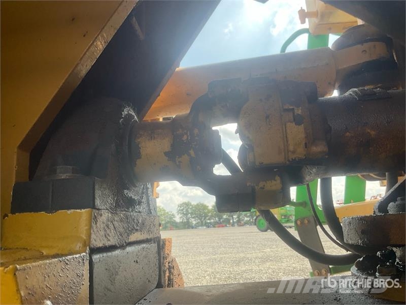 Challenger TerraGator 3244 Self-Propelled Liquid Manure Sprea Mėšlo barstytuvai