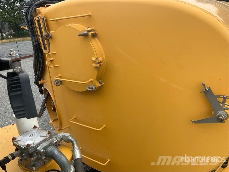 Challenger TerraGator 3244 Self-Propelled Liquid Manure Sprea Mėšlo barstytuvai