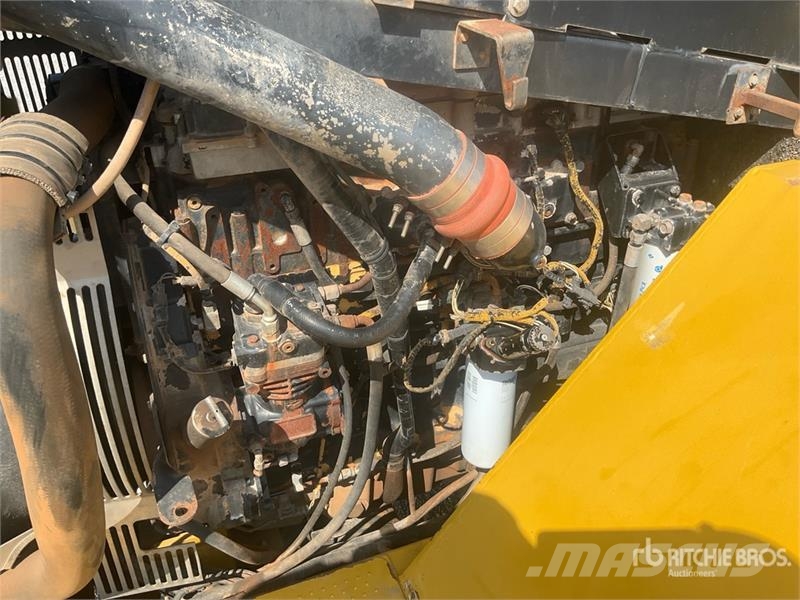 Challenger TerraGator 3244 Self-Propelled Liquid Manure Sprea Mėšlo barstytuvai