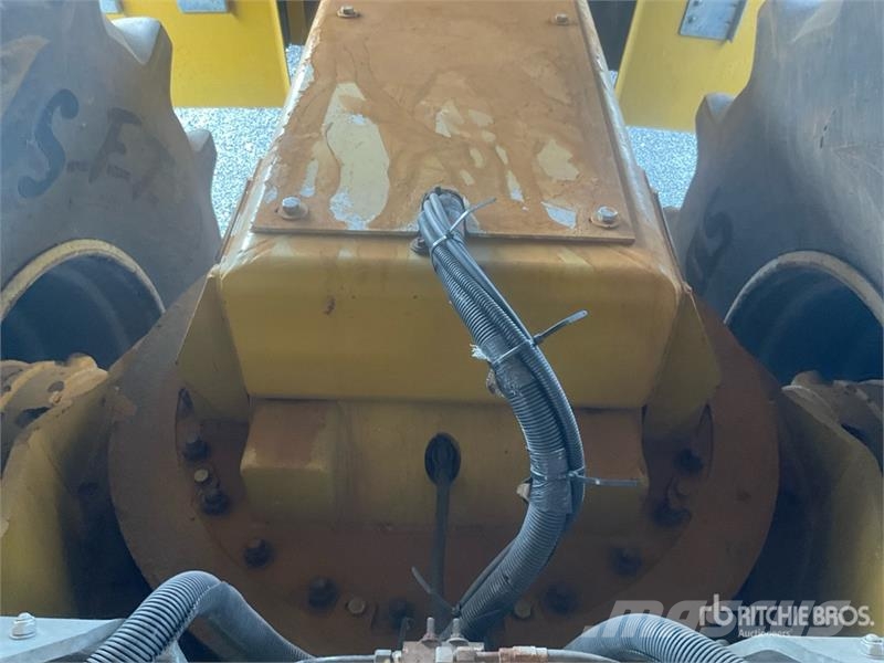 Challenger TerraGator 3244 Self-Propelled Liquid Manure Sprea Mėšlo barstytuvai