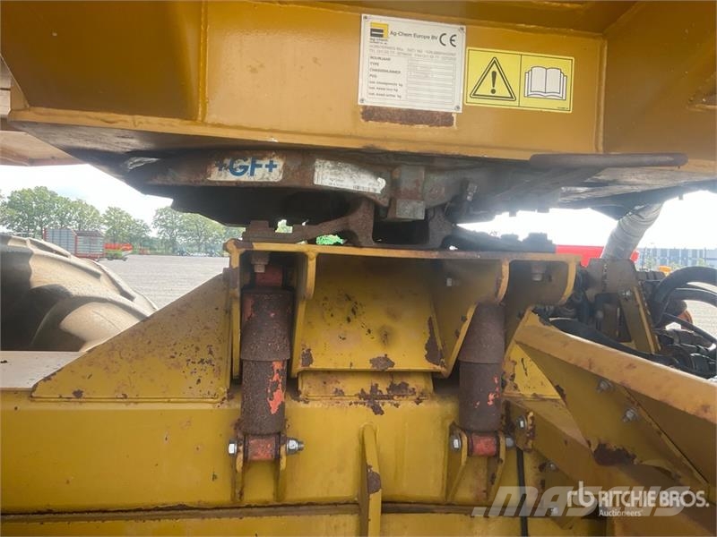 Challenger TerraGator 3244 Self-Propelled Liquid Manure Sprea Mėšlo barstytuvai