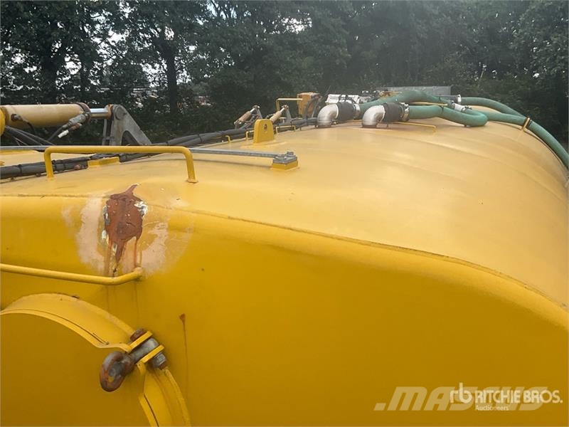 Challenger TerraGator 3244 Self-Propelled Liquid Manure Sprea Mėšlo barstytuvai