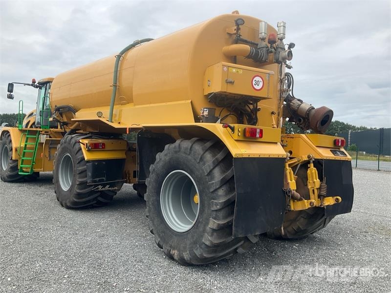 Challenger TerraGator 3244 Self-Propelled Liquid Manure Sprea Mėšlo barstytuvai