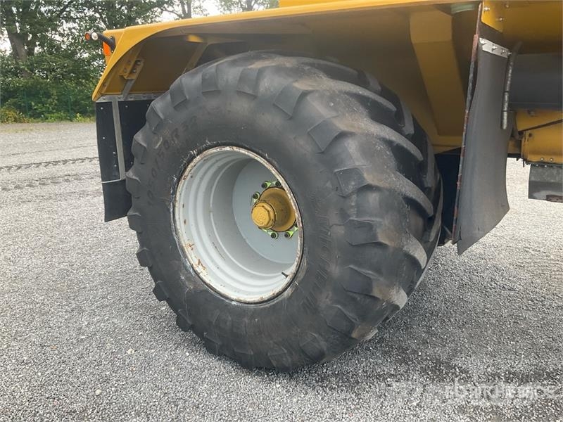 Challenger TerraGator 3244 Self-Propelled Liquid Manure Sprea Mėšlo barstytuvai