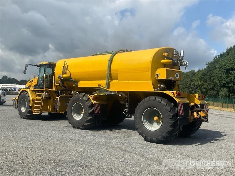 Challenger TerraGator 3244 Self-Propelled Liquid Manure Sprea Mėšlo barstytuvai