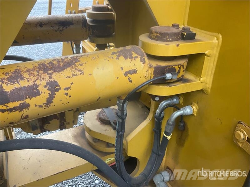 Challenger TerraGator 3244 Self-Propelled Liquid Manure Sprea Mėšlo barstytuvai