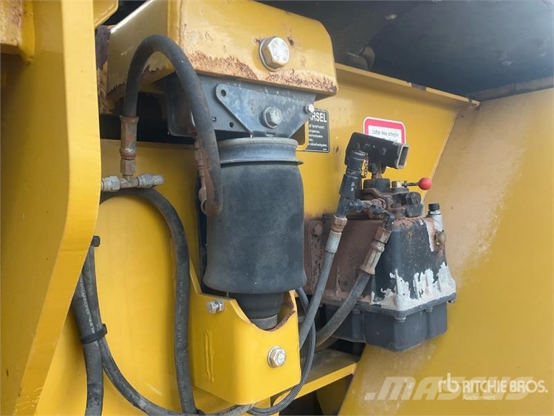 Challenger TerraGator 3244 Self-Propelled Liquid Manure Sprea Mėšlo barstytuvai