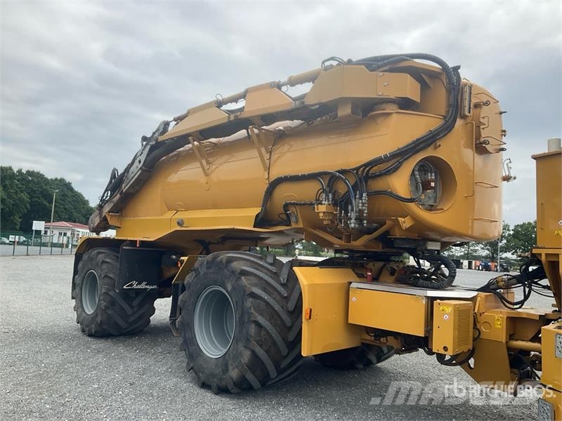 Challenger TerraGator 3244 Self-Propelled Liquid Manure Sprea Mėšlo barstytuvai