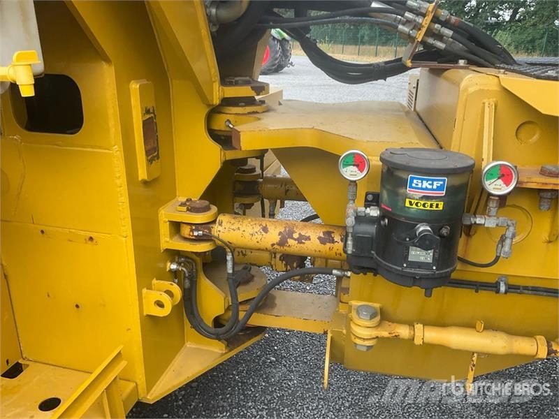Challenger TerraGator 3244 Self-Propelled Liquid Manure Sprea Mėšlo barstytuvai